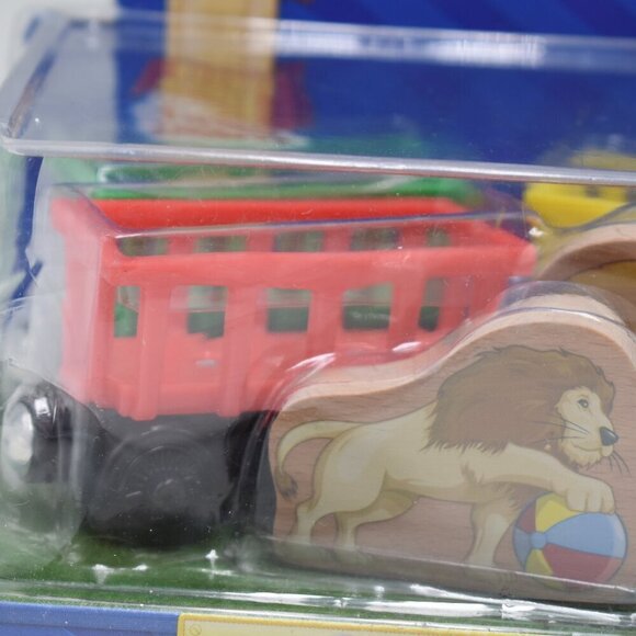 Circus Train Fisher Price Thomas & Friends Wooden Railway Engine New Old Stock - Picture 3 of 9